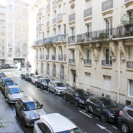 Apartment Spacious Haussmannian In 17th Paris