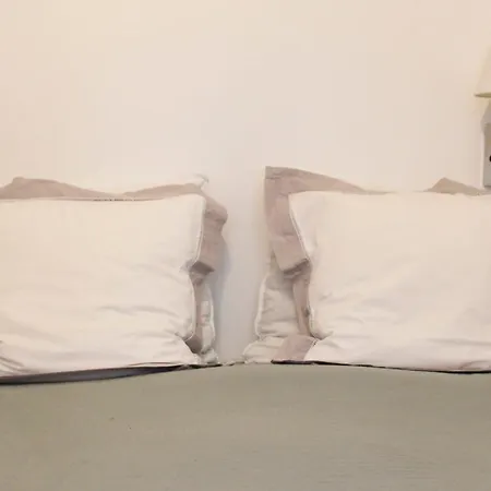 Spacious Haussmannian In 17th Apartment *